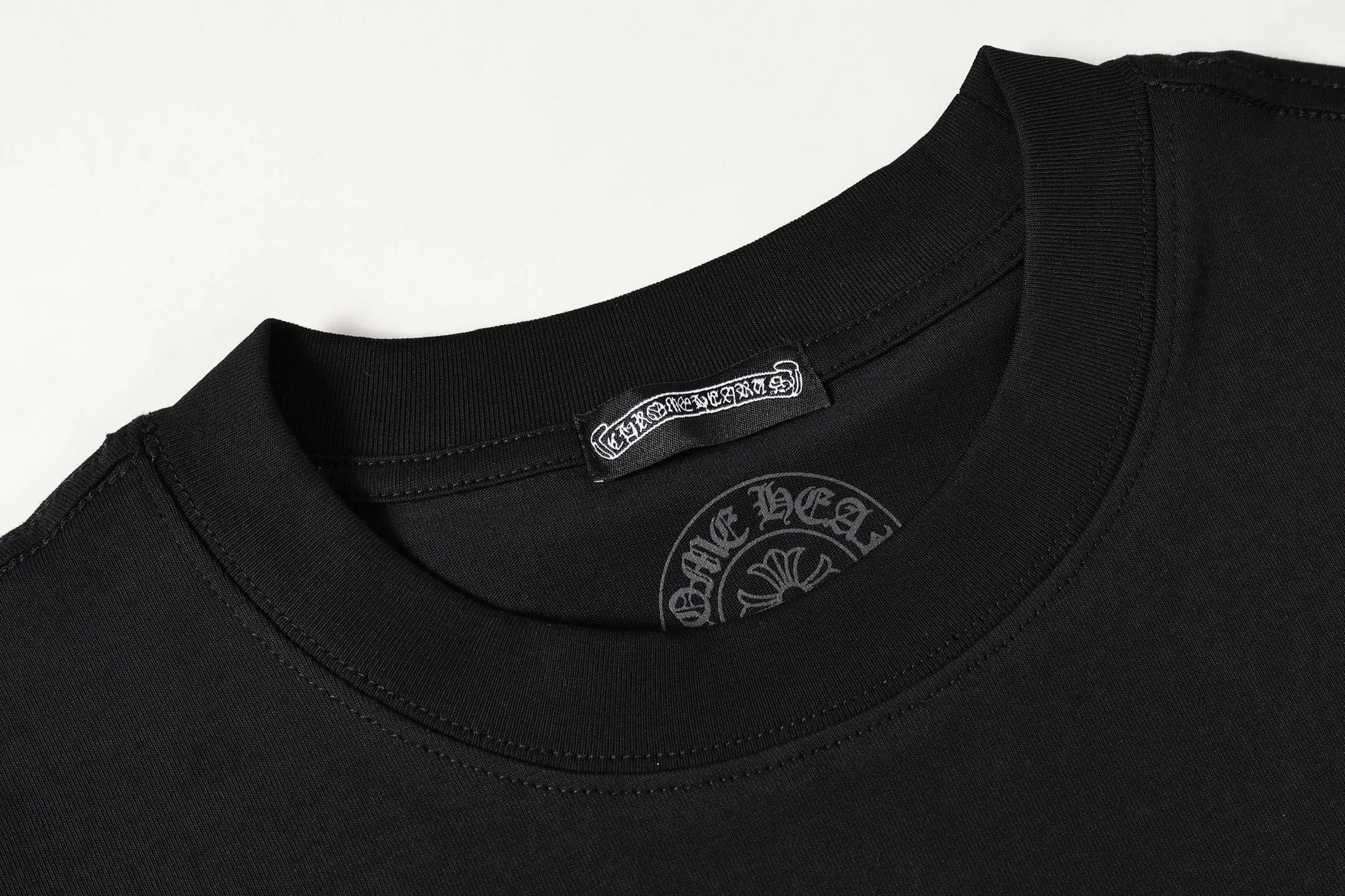 P150 -Chrome Hearts/Chrome Hearts basic Sanskrit letter printed short-sleeved T-shirt -High weight, high density and high quality. The wool is soft, delicate and skin-friendly. It feels soft and silky. It has excellent warmth and skin-friendly properties. -Customized weaving and dyeing, no color difference, regardless of fabric or workmanship details. Rolled over the ordinary version on the market -Colour: black white -Size: S M L XL
